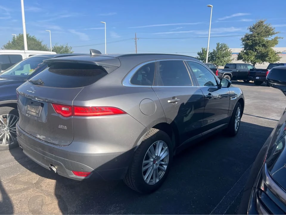 2019 Jaguar F-Pace - Image 3 of 7