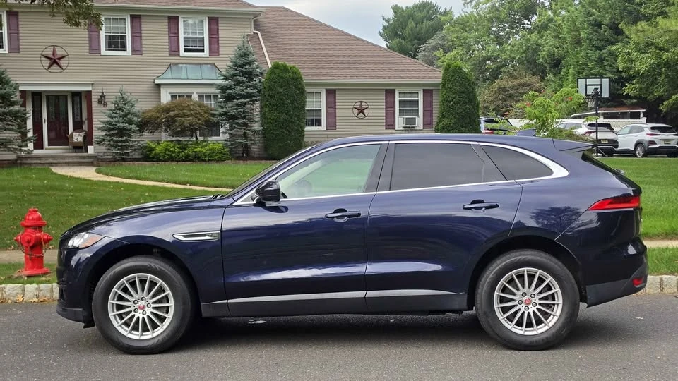 2019 Jaguar F-Pace - Image 8 of 18