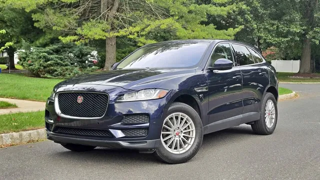 2019 Jaguar F-PACE 25t Prestige Sport Utility 4D