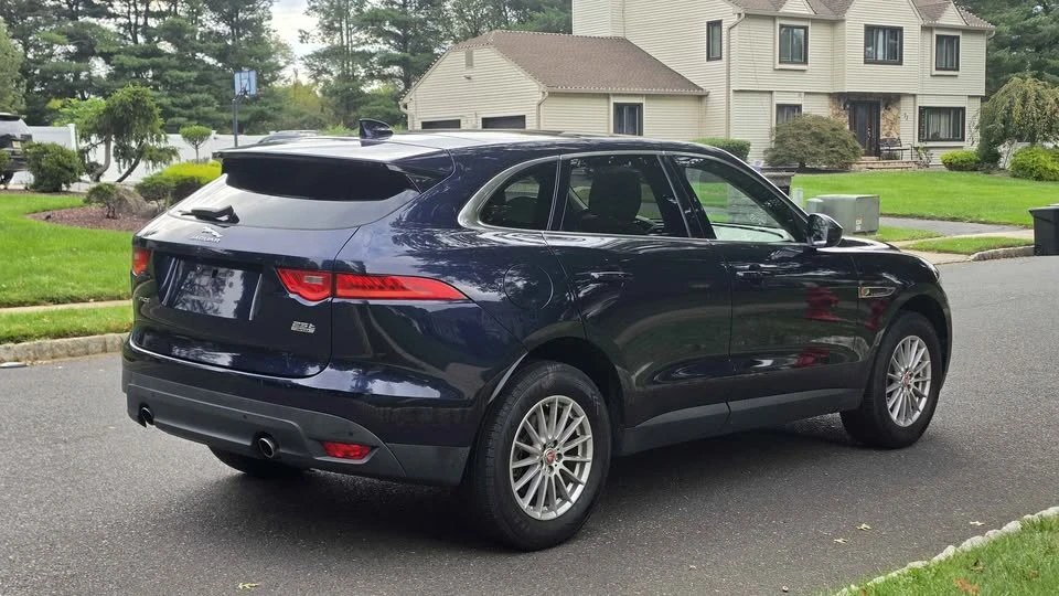 2019 Jaguar F-Pace - Image 5 of 18