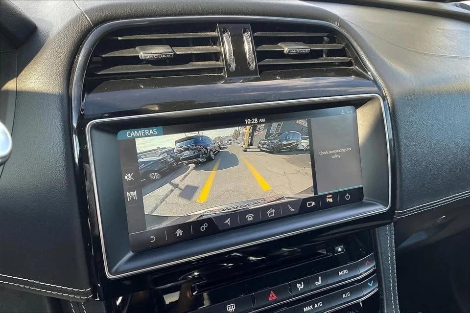 2019 Jaguar - Image 18 of 20