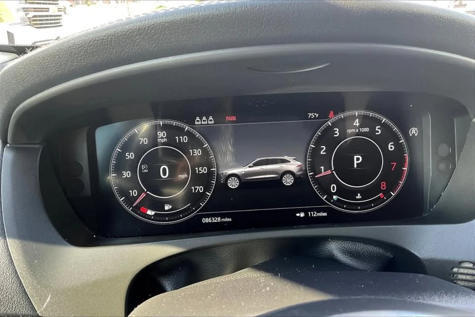 2019 Jaguar - Image 17 of 20