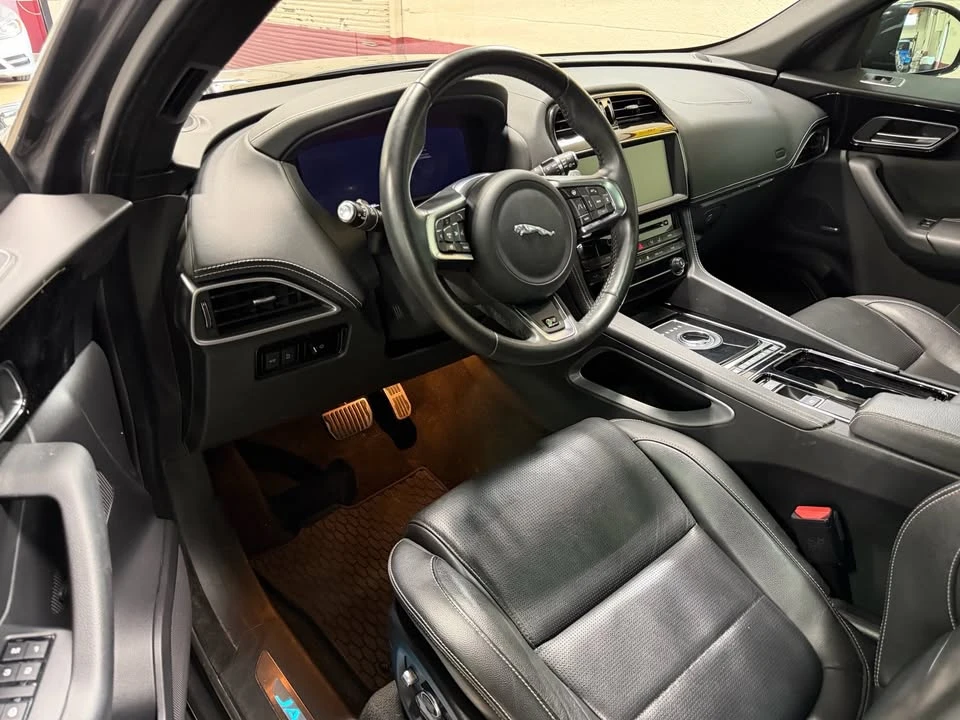 2019 Jaguar F-Pace - Image 16 of 20