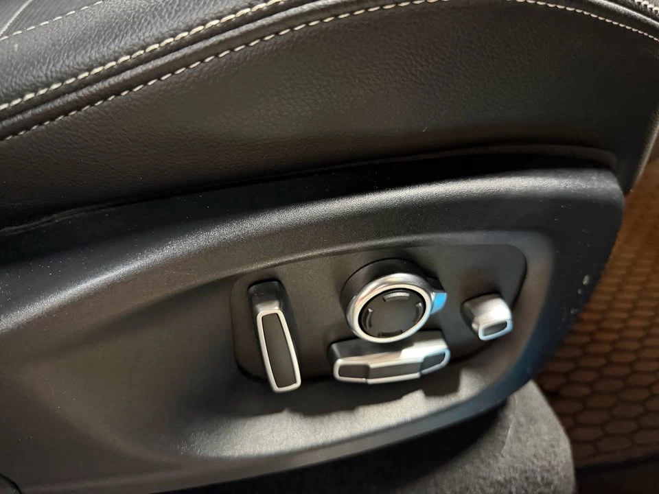 2019 Jaguar F-Pace - Image 15 of 20