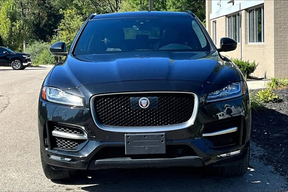 2019 Jaguar F-Pace - Image 2 of 5