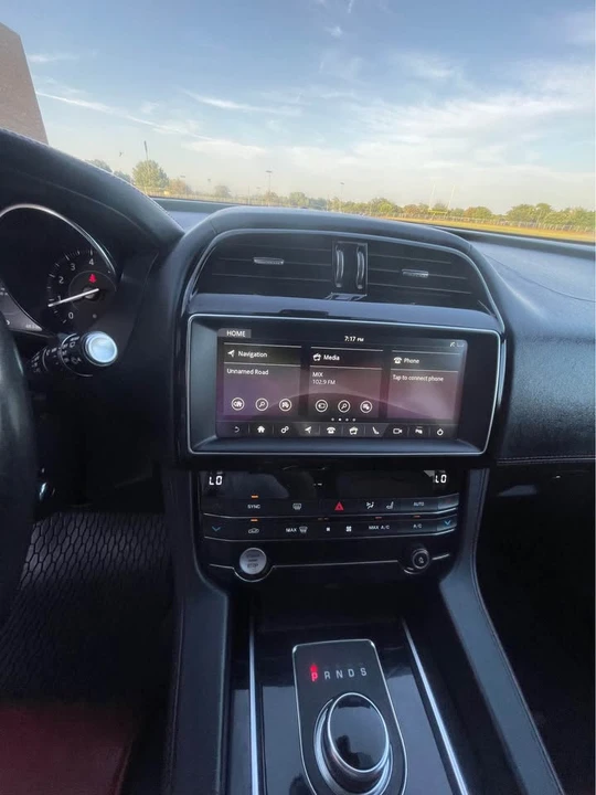 2019 Jaguar F-Pace - Image 14 of 20