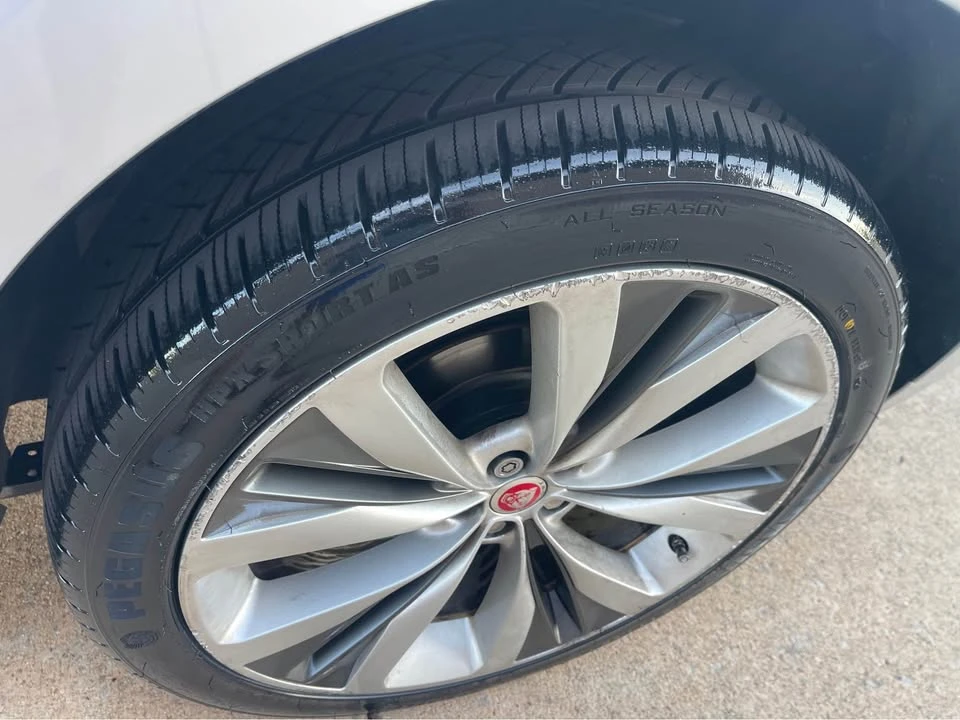 2019 Jaguar F-Pace - Image 7 of 20