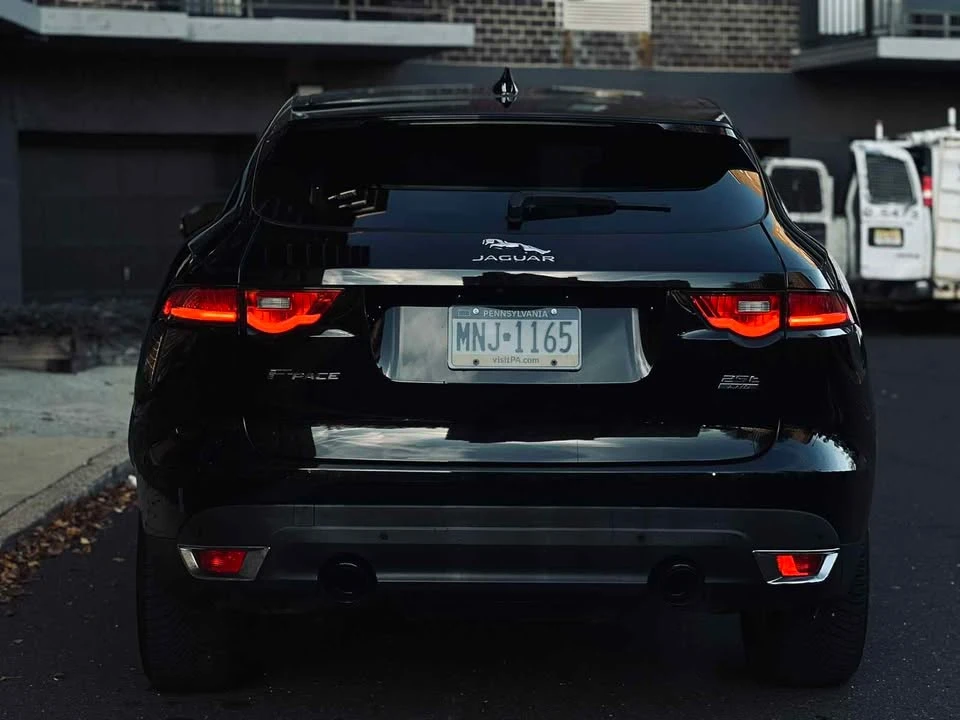 2019 Jaguar F-Pace - Image 6 of 16