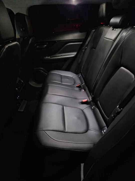2019 Jaguar F-Pace - Image 15 of 16