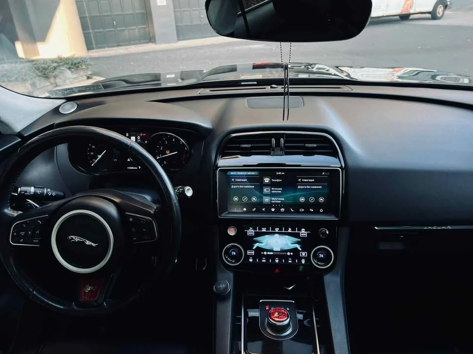 2019 Jaguar F-Pace - Image 7 of 16