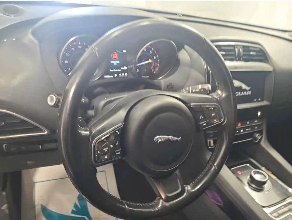 2019 Jaguar F-Pace - Image 7 of 12