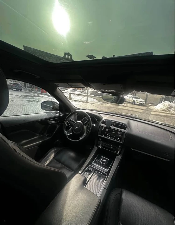 2019 Jaguar F-Pace - Image 7 of 8