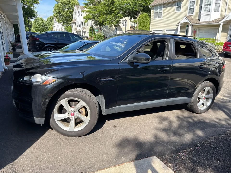 2019 Jaguar F-Pace - Image 8 of 17