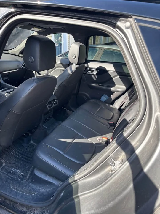 2019 Jaguar F-Pace - Image 14 of 17