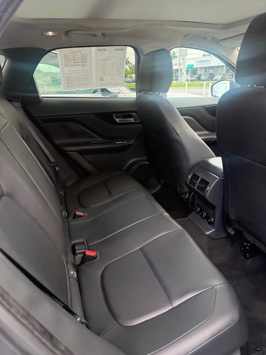 2019 Jaguar F-Pace - Image 6 of 13