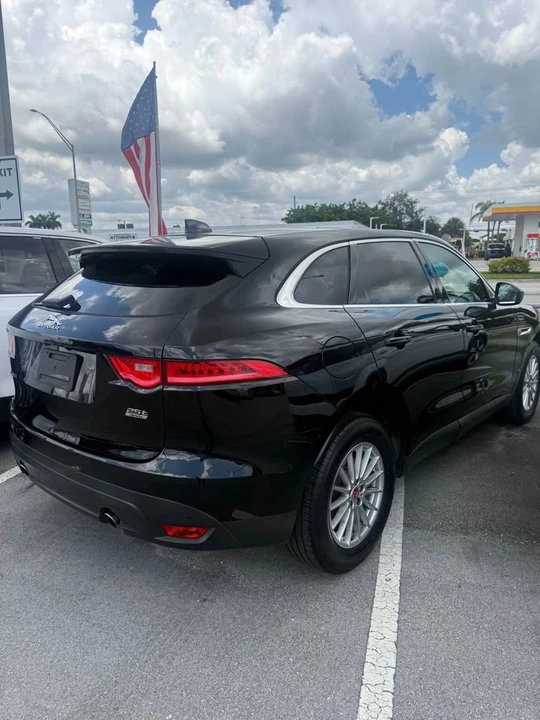 2019 Jaguar F-Pace - Image 2 of 13
