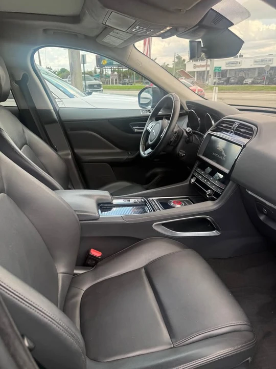 2019 Jaguar F-Pace - Image 8 of 13