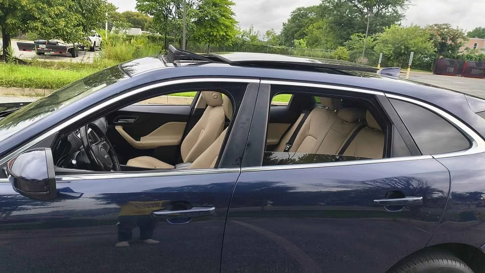 2019 Jaguar F-Pace - Image 5 of 20