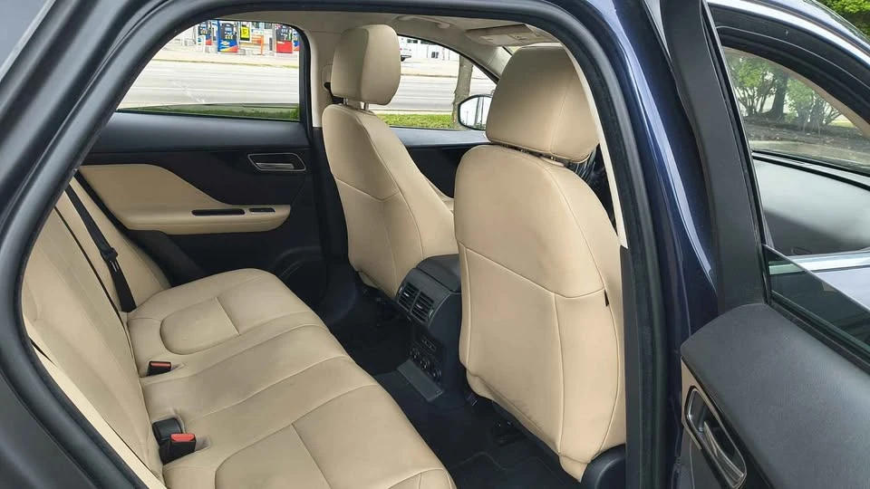 2019 Jaguar F-Pace - Image 13 of 20