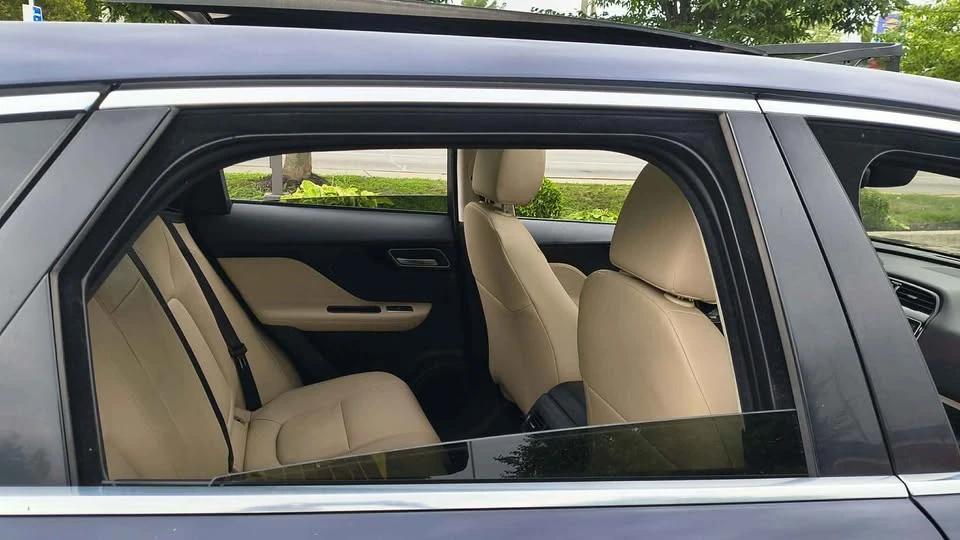 2019 Jaguar F-Pace - Image 9 of 20