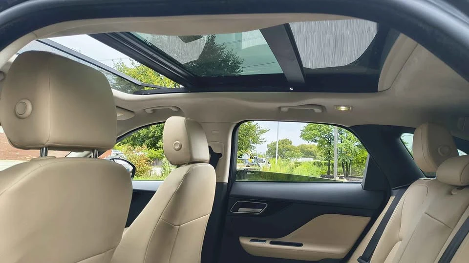 2019 Jaguar F-Pace - Image 4 of 20