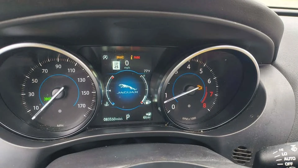 2019 Jaguar F-Pace - Image 2 of 20