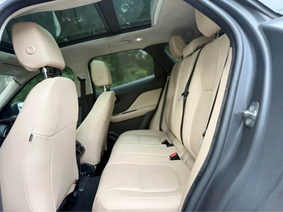 2019 Jaguar F-Pace - Image 8 of 13