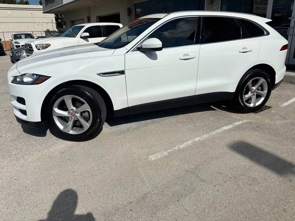 2019 Jaguar F-Pace - Image 5 of 17