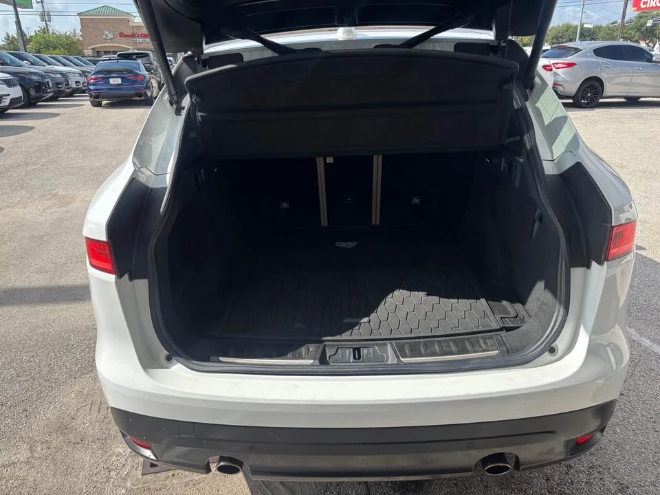 2019 Jaguar F-Pace - Image 6 of 17