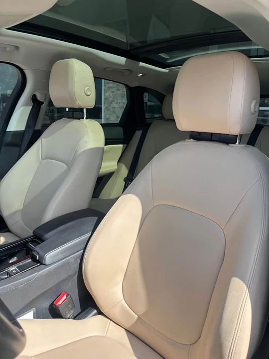 2019 Jaguar F-Pace - Image 8 of 17