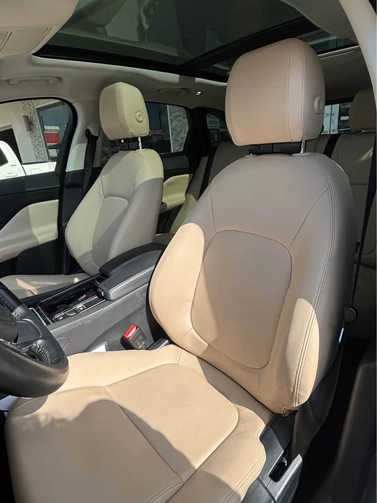 2019 Jaguar F-Pace - Image 9 of 17