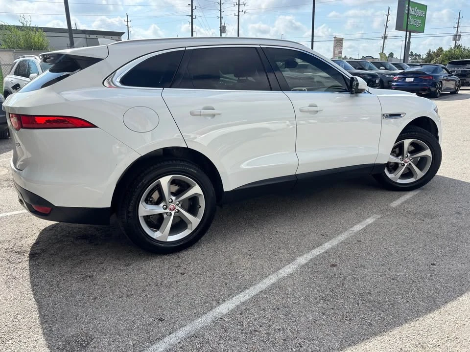 2019 Jaguar F-Pace - Image 3 of 17