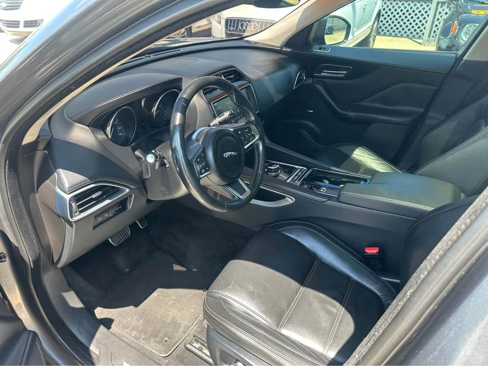 2019 Jaguar F-Pace - Image 5 of 9