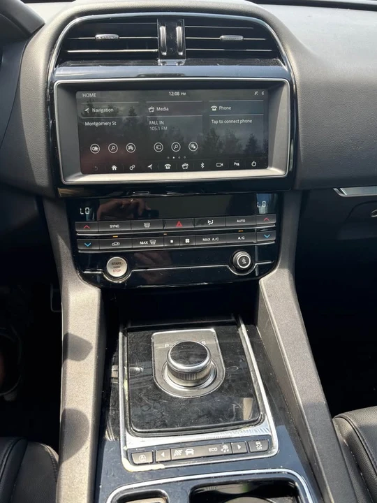 2019 Jaguar F-Pace - Image 7 of 8