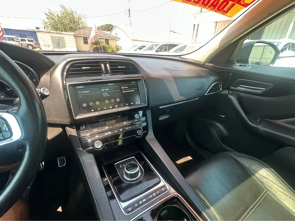 2019 Jaguar F-Pace - Image 9 of 9
