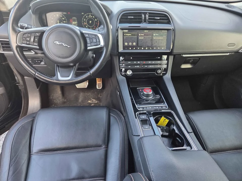 2019 Jaguar F-Pace - Image 8 of 17