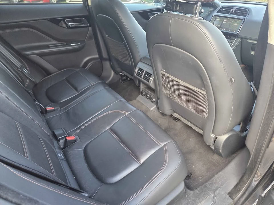 2019 Jaguar F-Pace - Image 13 of 17
