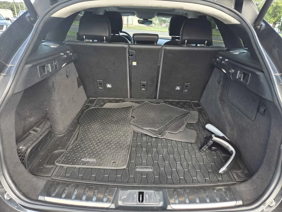 2019 Jaguar F-Pace - Image 14 of 17