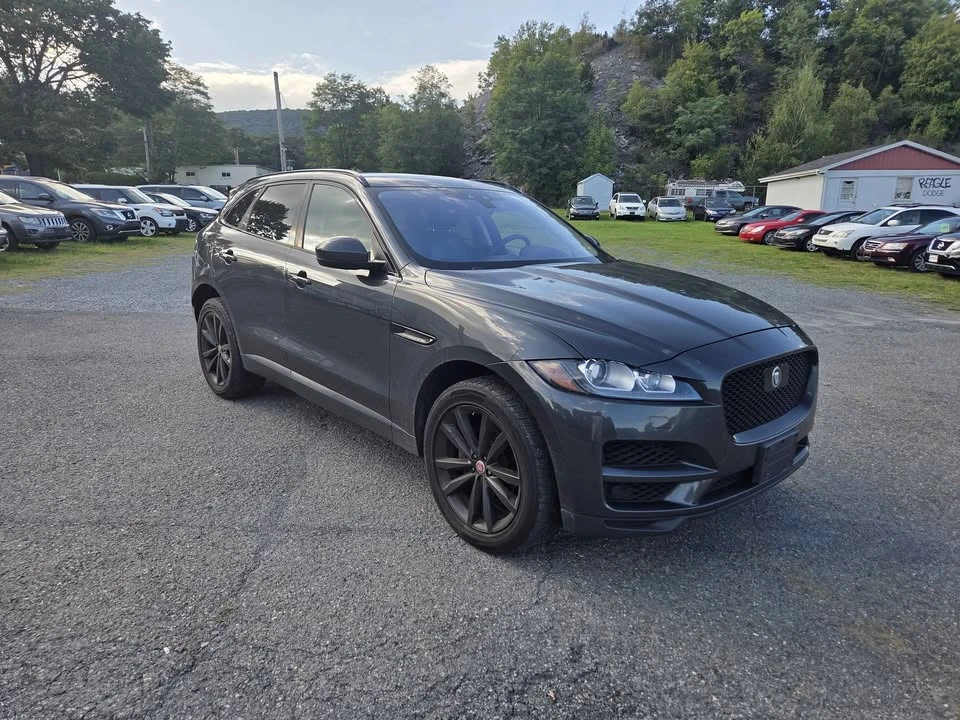 2019 Jaguar F-Pace - Image 2 of 17