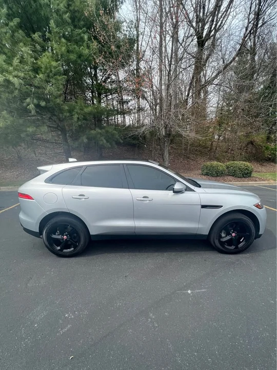 2019 Jaguar F-Pace - Image 5 of 16