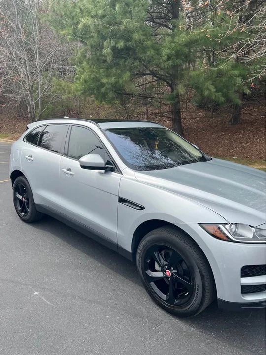 2019 Jaguar F-Pace - Image 10 of 16
