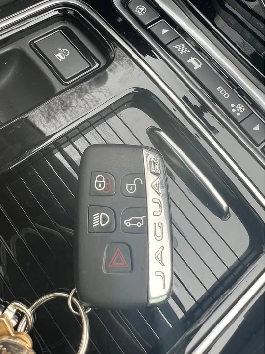 2019 Jaguar F-Pace - Image 12 of 16