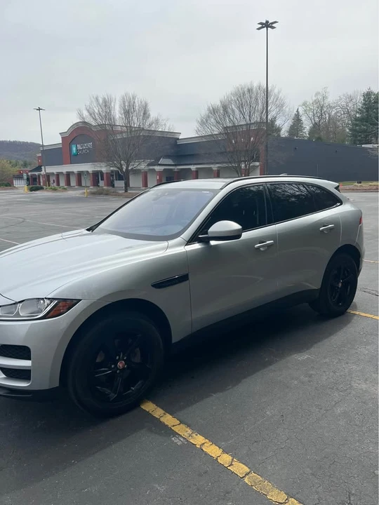 2019 Jaguar F-Pace - Image 4 of 16