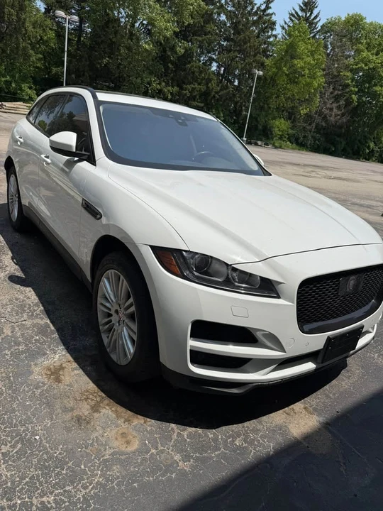 2019 Jaguar F-Pace SVR - Image 3 of 3