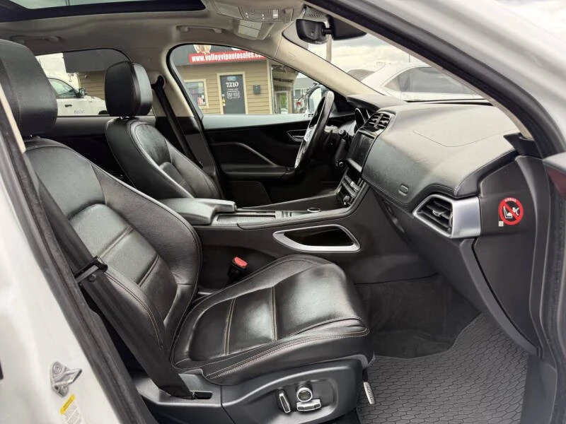 2019 Jaguar F-Pace - Image 15 of 20