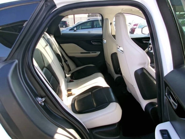 2019 Jaguar F-Pace - Image 16 of 17