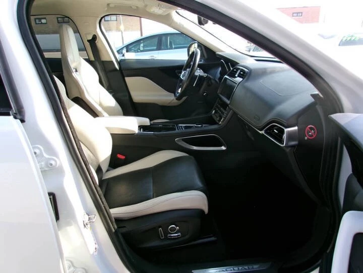 2019 Jaguar F-Pace - Image 17 of 17