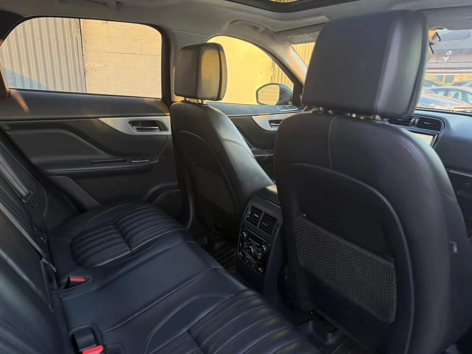 2019 Jaguar F-Pace - Image 10 of 14