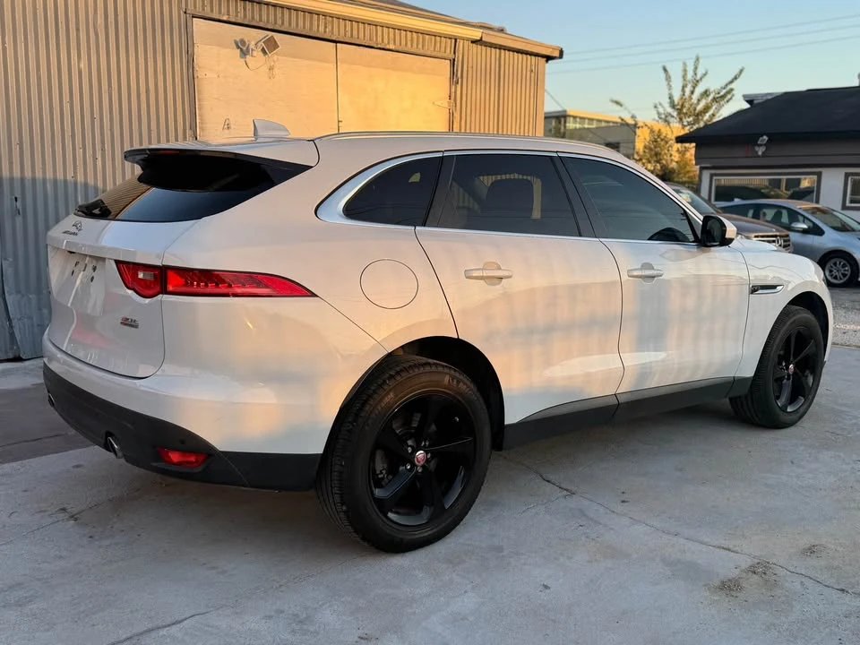 2019 Jaguar F-Pace - Image 8 of 14