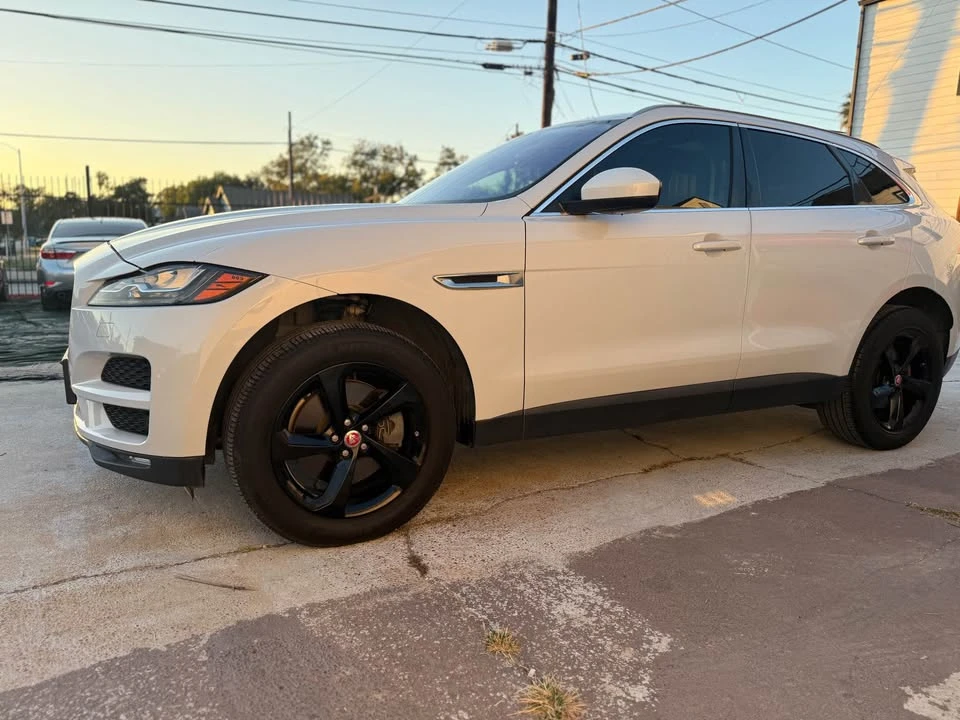 2019 Jaguar F-Pace - Image 2 of 14